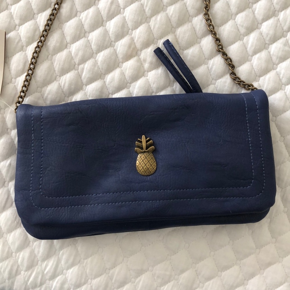 Pineapple clutch bag with chain